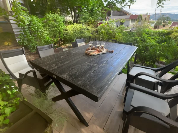 TABLE LOS BARRIOS