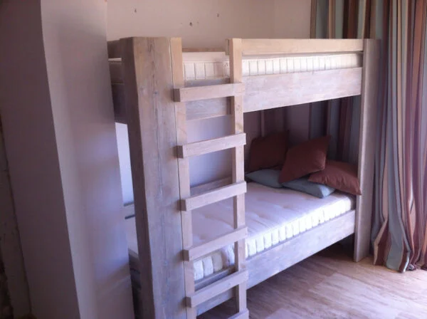 CAMA LA CALA