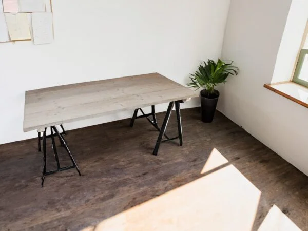 BUREAU MONDA