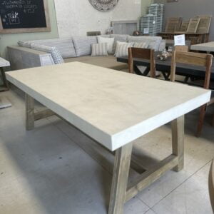 MICROCEMENT TABLE